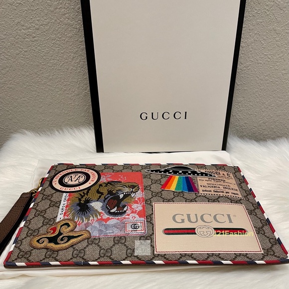 NEW Authentic Gucci Courrier GG Supreme Pouch - Picture 5 of 11